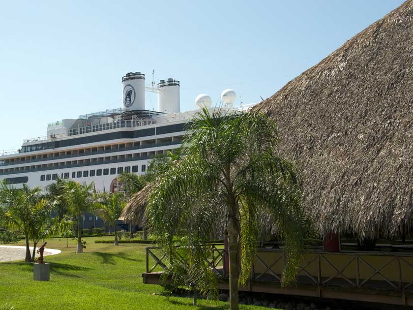 Amsterdam in port at Puerto Chiapas